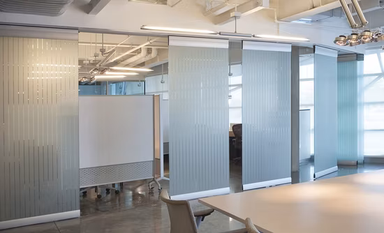 Sistema automático de paneles de vidrio Sistema de pared de vidrio móvil con puerta corrediza y plegable automática